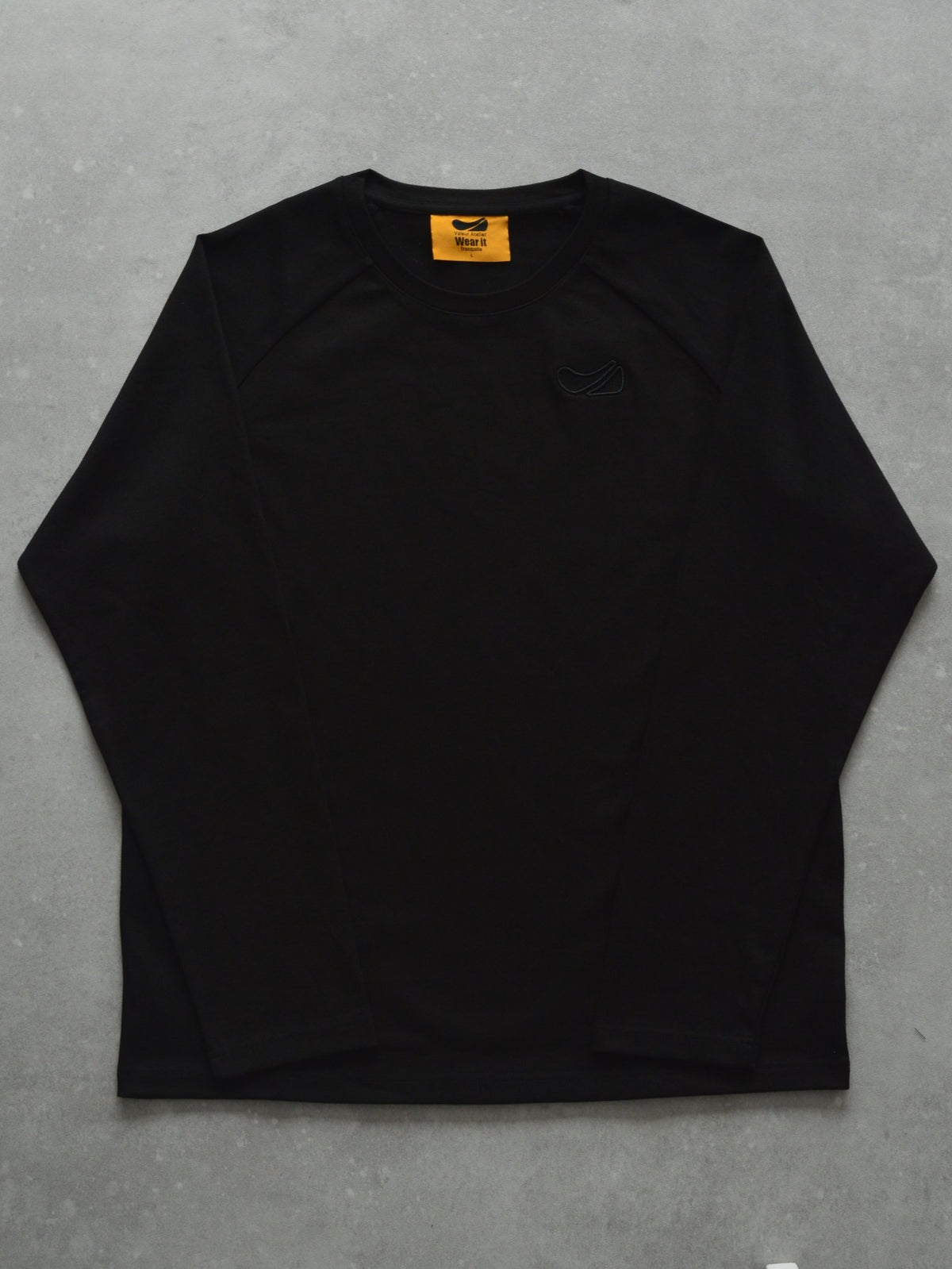 BLACK LONGSLEEVEwindbreaker